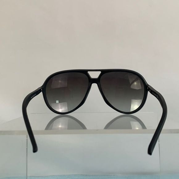 Gucci black frame aviator with case