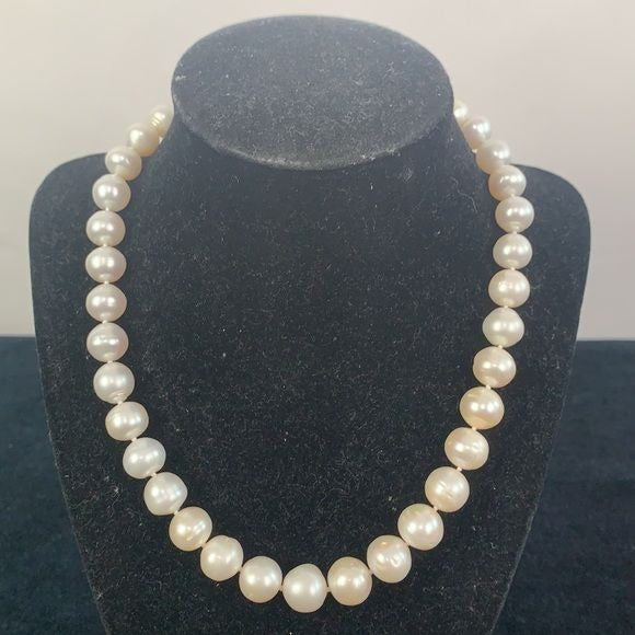 NWT 14KT freshwater pearl necklace