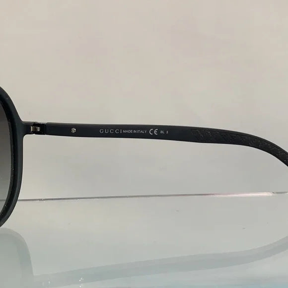 Gucci Black Frame Aviator with Case